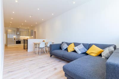 Double Room and Private Terrace in New-Build Flat Main Photo