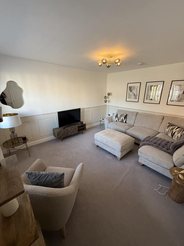 Double room in modern house. Great location. Main Photo