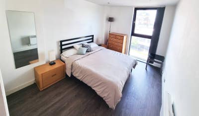 One bedroom available in 2 bed flat in Finnieston Main Photo