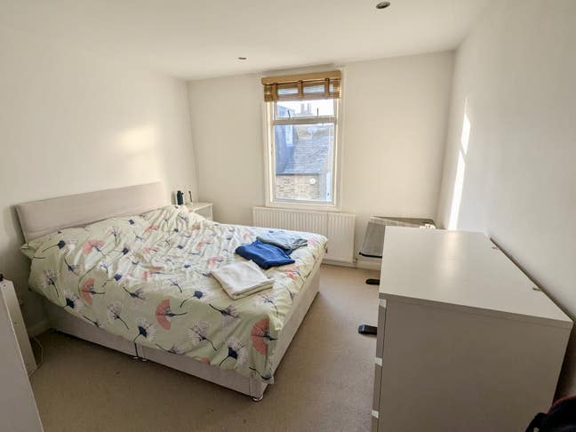 Double Bedroom in 3 Bed Flat in Parsons Green Main Photo