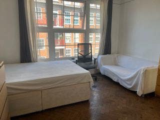 Large room in all female flat! Main Photo