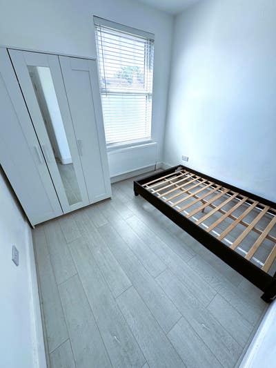 2 Rooms to Rent to 1 Person One Is Office &pound;695 Main Photo