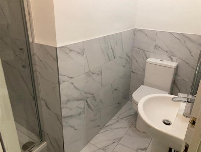 Small double in newly refurbed professional house Main Photo