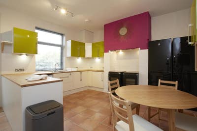 Cozy Double Rooms! Furnished & All Bills Included Main Photo