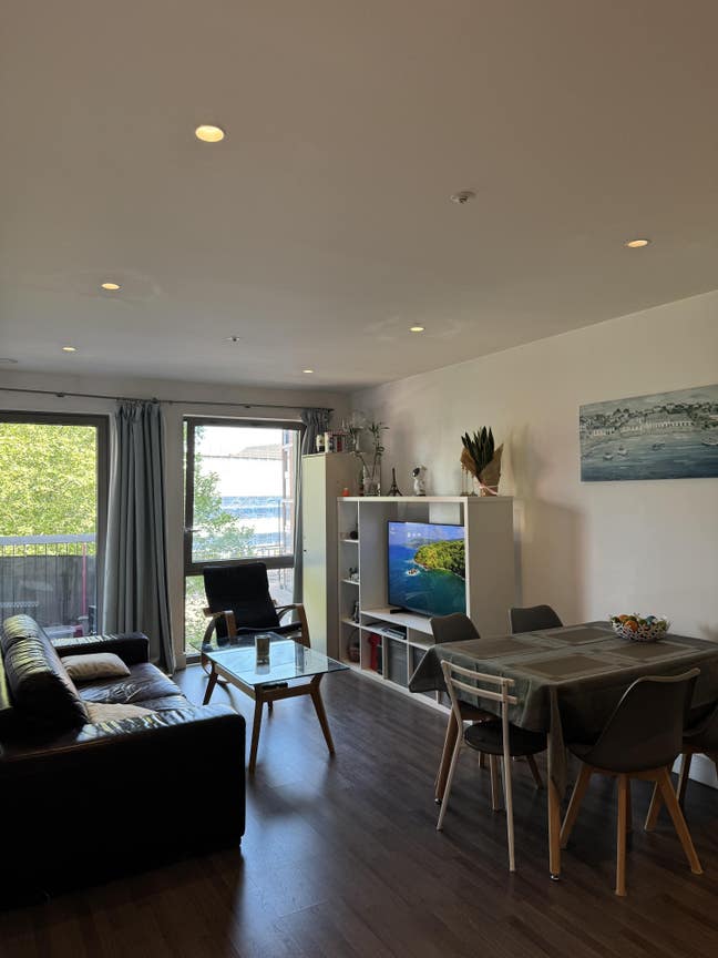 Double room Canning Town Main Photo