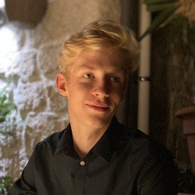 Room for 1 in Woking for a young professional Main Photo