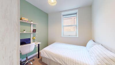 1 Bed &pound;478 per month - MOVE IN NOW (Student Only) Main Photo