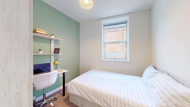 1 Bed &pound;478 per month - MOVE IN NOW (Student Only) Main Photo