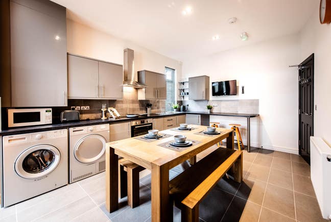 ✅ Luxury 5-Star Houseshare | All-Inclusive Main Photo