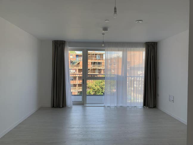 Brand New  Flat in Notting Hill !Pets Accepted! Main Photo