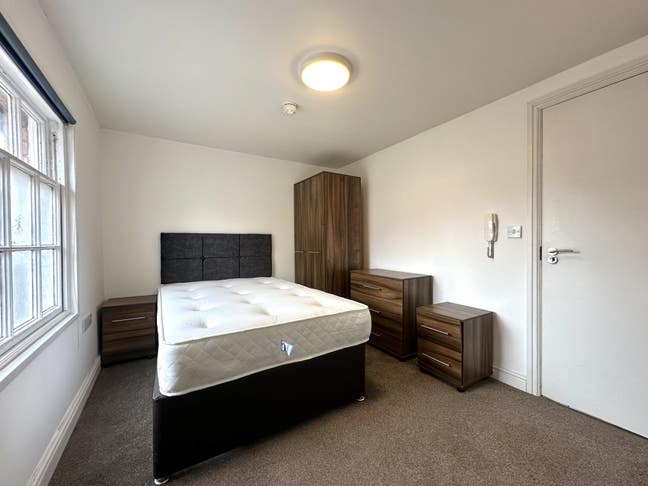 Room(s) Available to Rent in Wigan City Centre Main Photo