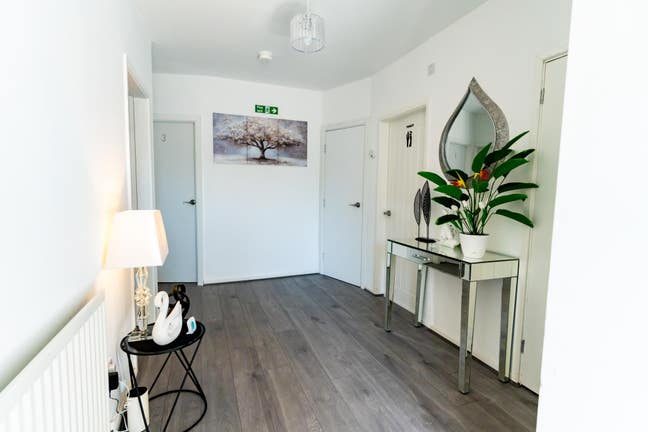 Double Room Available with En-Suite Main Photo