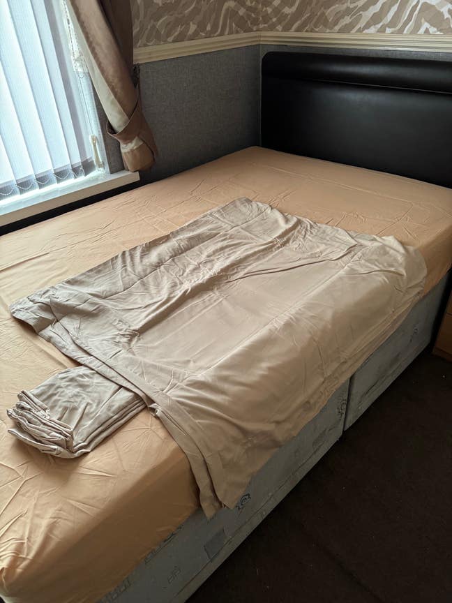 Room offered  Main Photo