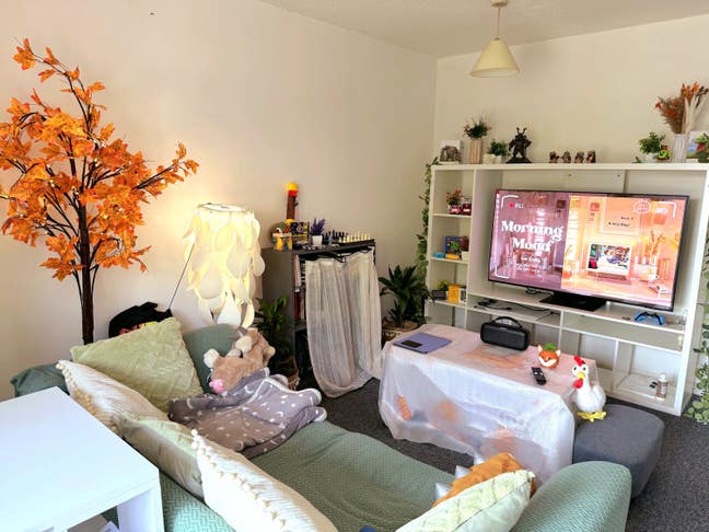 Bright, Creative Flat in Balham – Room Available A Main Photo