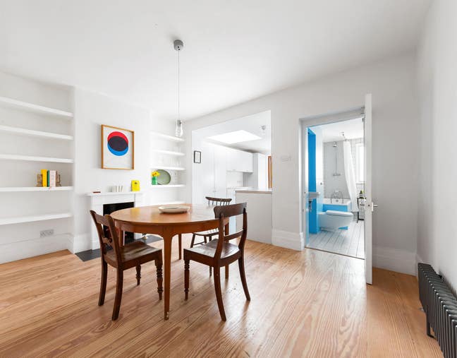 2 Bed House with South Facing Garden Main Photo
