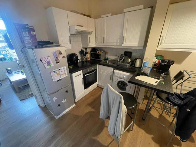 Three rooms flat close to City Centre. Main Photo