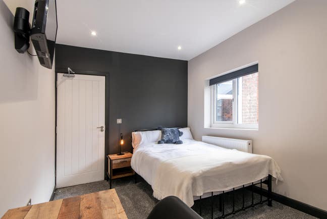 ✨⚡One En-Suite Left!⚡✨ Main Photo