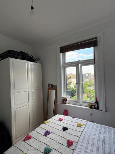 Double Room in Spacious House in Southfields Main Photo