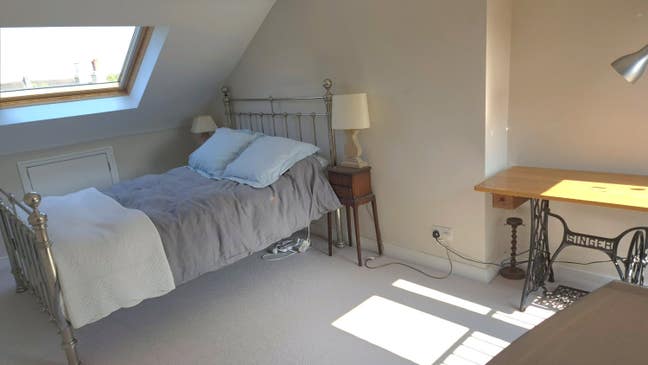 Double room  and bathroom Main Photo
