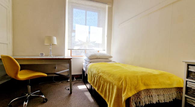 Single Room Near Train Station Main Photo