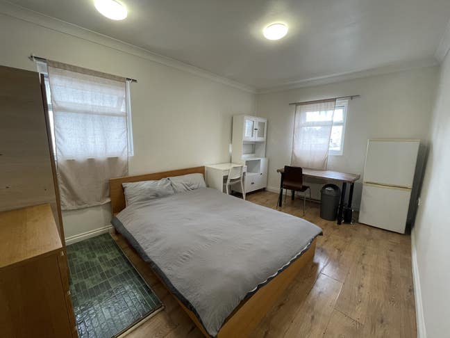 Spacious Double Room w/Bathroom-1 min Leyton Tube Main Photo