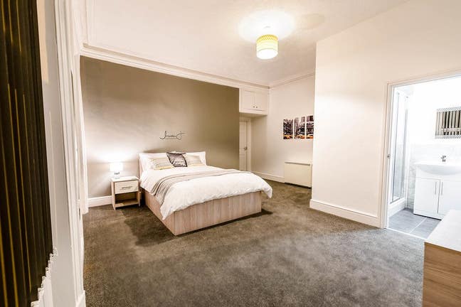 🏡 Double & Single Rooms | Ashton-under-Lyne Main Photo
