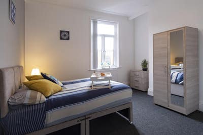 🏡 Pro House Share | Walk to Oldham Hospital Main Photo