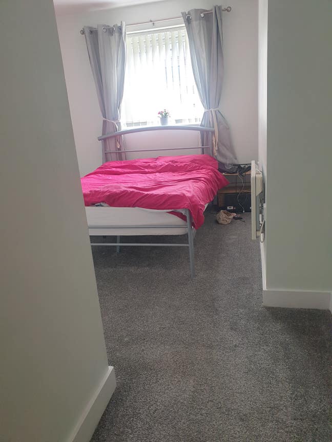 Double room with bathroom . Bills inc Main Photo