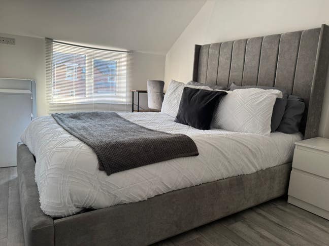 Newly Refurbished Double Room in Didsbury  Main Photo