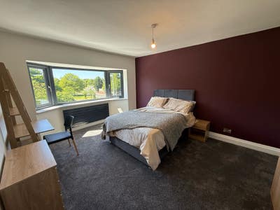 Stunning Double Bedroom | All Bills Included Main Photo