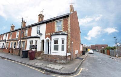 Modern En-suite Double Room in Central Reading Main Photo