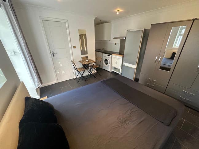 🏡 Studio flat to let- Wembley Central Main Photo