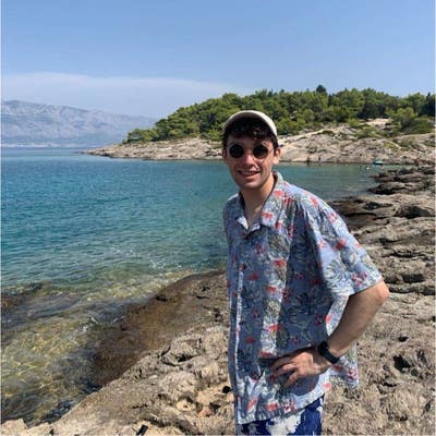 27 year old Scientist looking for a room or buddy Main Photo