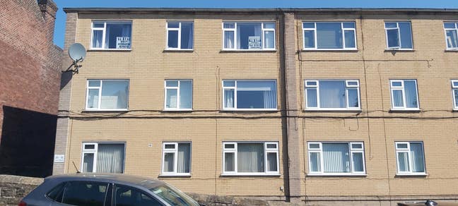 Two bedroom apartment coming available soon in S6  Main Photo