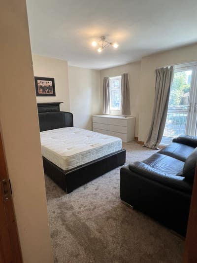 Spacious Room for Rent in Central London! Main Photo