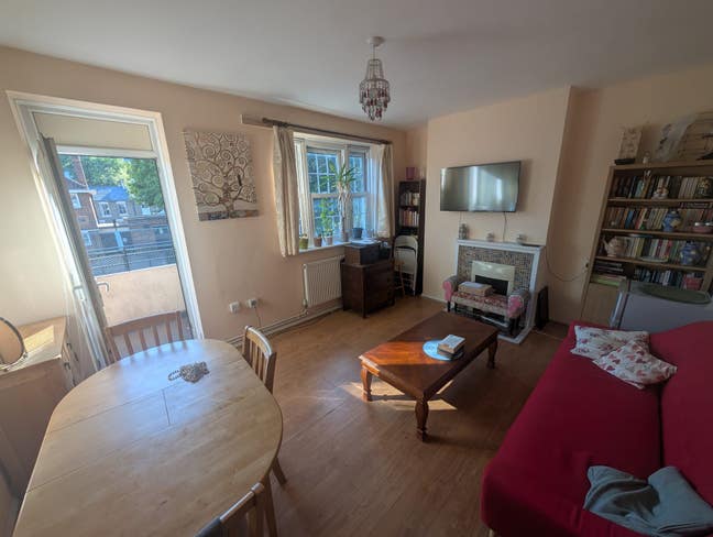 Double room in shared flat by the river Main Photo