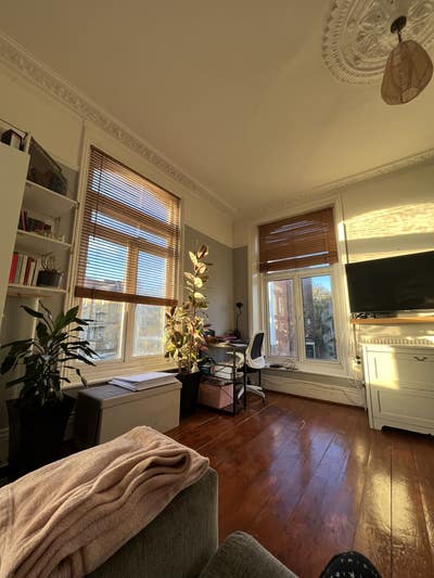 En-suite room in Acton Central Main Photo