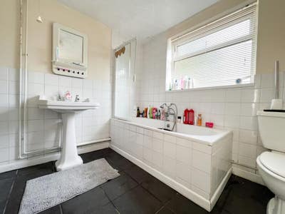 A cozy double rooms are available to rent Main Photo