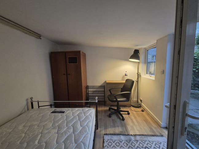 Double annex room all bills incl wood green Main Photo