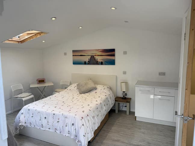 Cosy self contained annexe with own entrance. Main Photo