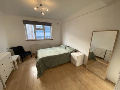 Brick Lane, Zone 1 | Move in Asap | Bills Included Main Photo