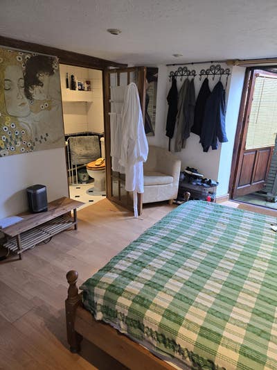 Studio apartment serviced private entrance Main Photo