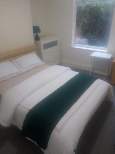 Large Double Room Available Suffolk Street HU5  Main Photo