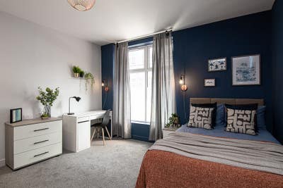 Stylish & Spacious En-Suite Rooms - Central Bury Main Photo