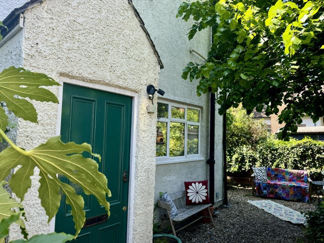 Short Let Cottage  Main Photo