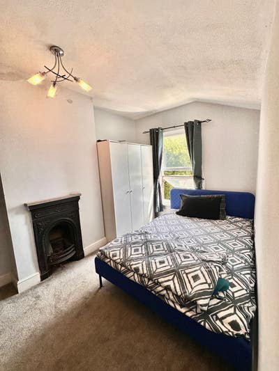 Bright and cozy single double room! Main Photo