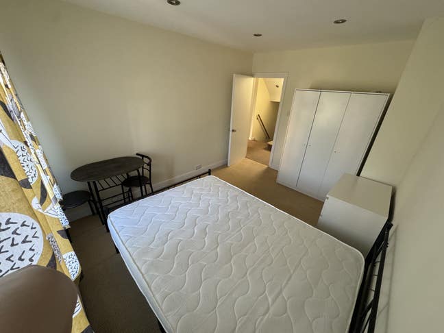  double room in Cricklewood from £800 Main Photo
