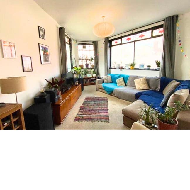2 Double rooms available in Unique pub! Main Photo