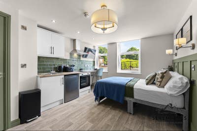 Spacious Rooms, Move-in Ready! - Woods Lane, Derby Main Photo