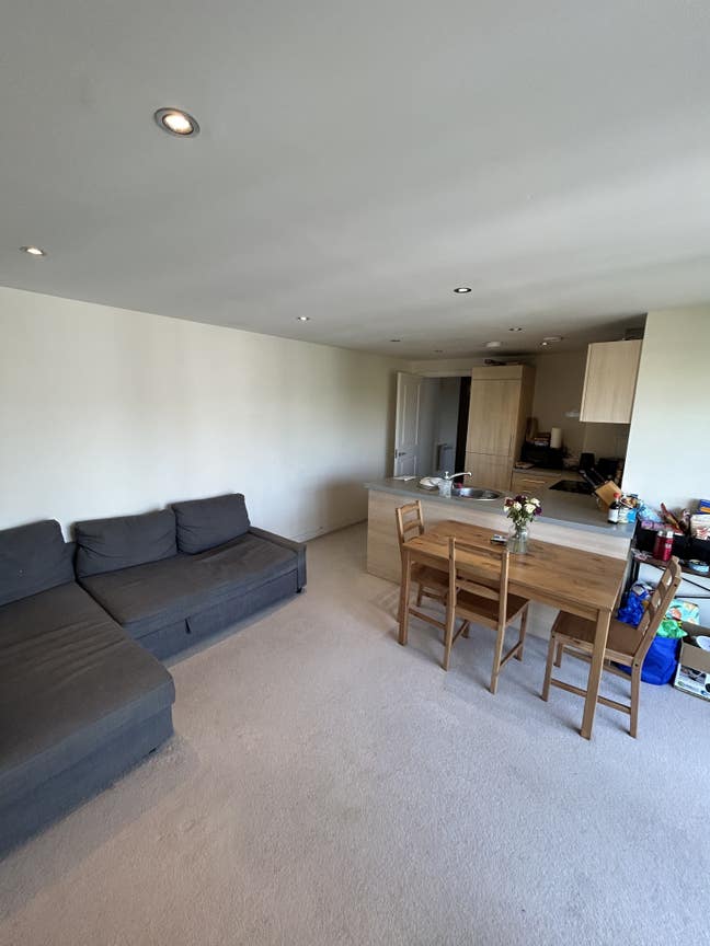 A modern 2 bedroom flat in Wimbledon for 1st Oct Main Photo